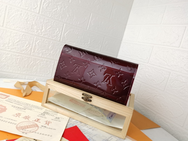 LVコピーウォレット背面デザイン